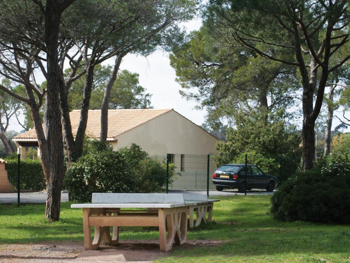 Lagrange Vacances Le Domaine Des Grands Pins Saint-Raphaël Exterior foto